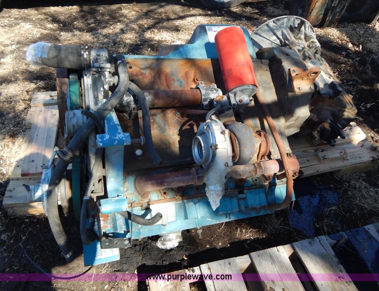 image for item I1111 International DT466 diesel engine