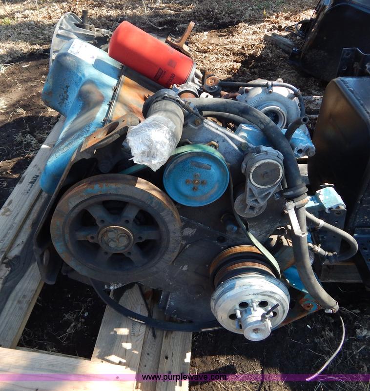 image for item I1111 International DT466 diesel engine