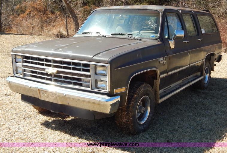image for item I1114 1985 Chevrolet Suburban SUV