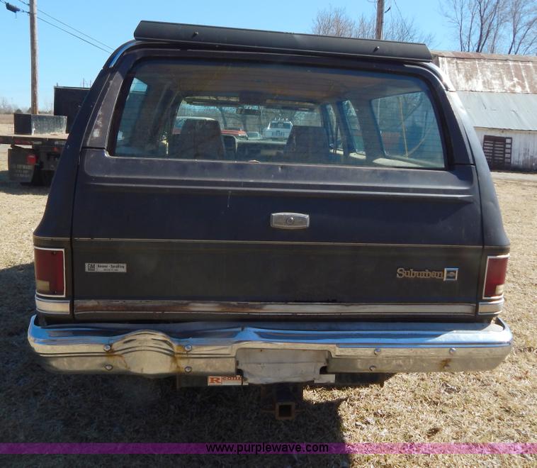 image for item I1114 1985 Chevrolet Suburban SUV