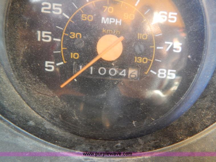 image for item I1114 1985 Chevrolet Suburban SUV