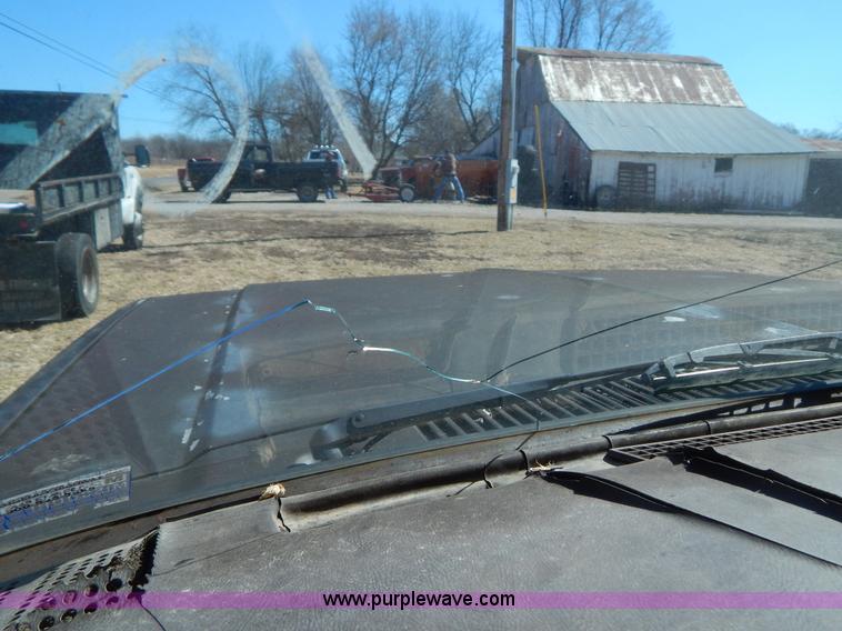 image for item I1114 1985 Chevrolet Suburban SUV