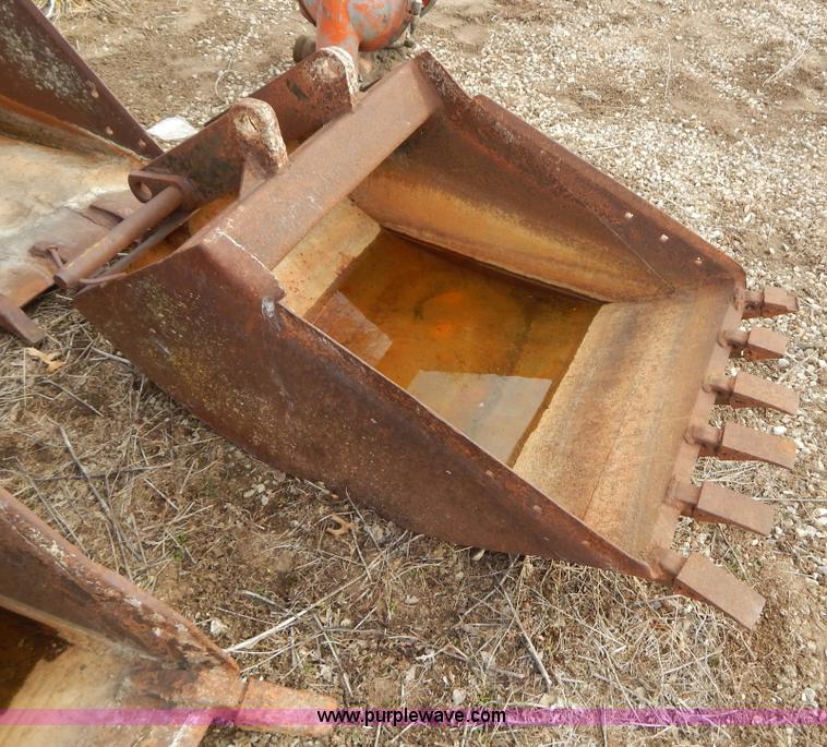 image for item I1121 30"W excavator bucket