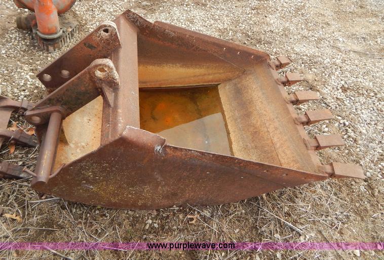 image for item I1121 30"W excavator bucket