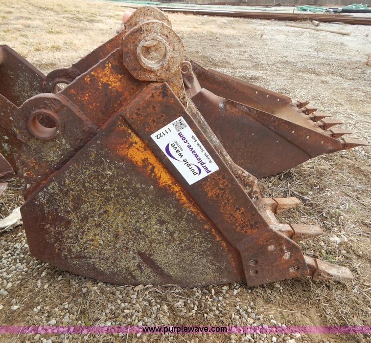 image for item I1122 18"W excavator bucket