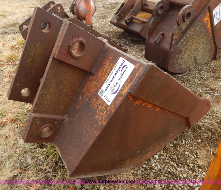 image for item I1123 42"W excavator bucket