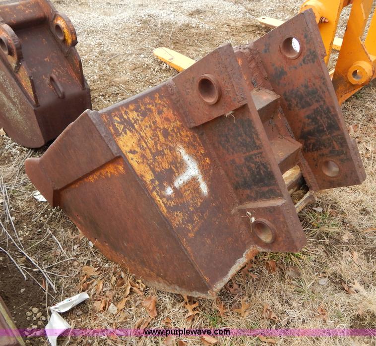 image for item I1123 42"W excavator bucket