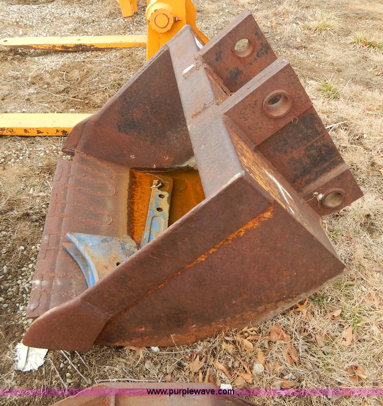 image for item I1123 42"W excavator bucket