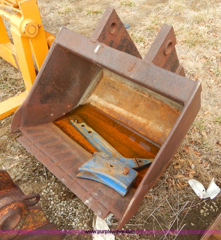image for item I1123 42"W excavator bucket