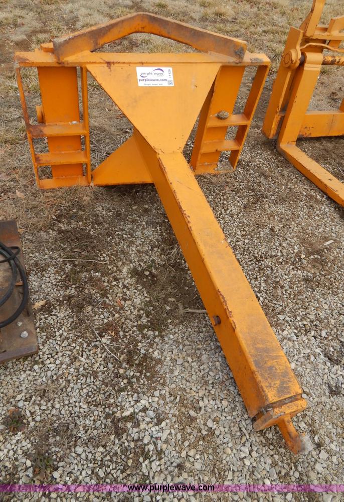 image for item I1125 Extendable lifting boom for loader