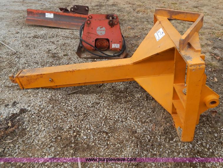 image for item I1125 Extendable lifting boom for loader