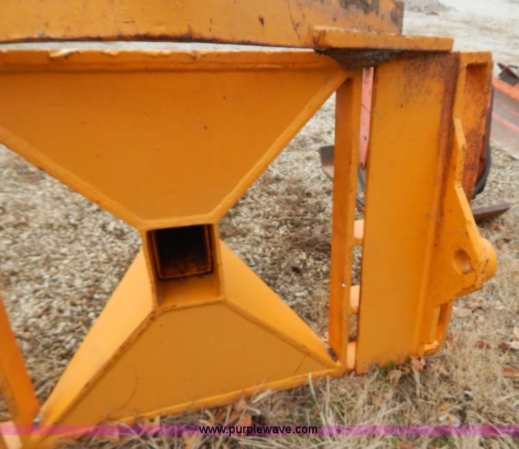 image for item I1125 Extendable lifting boom for loader