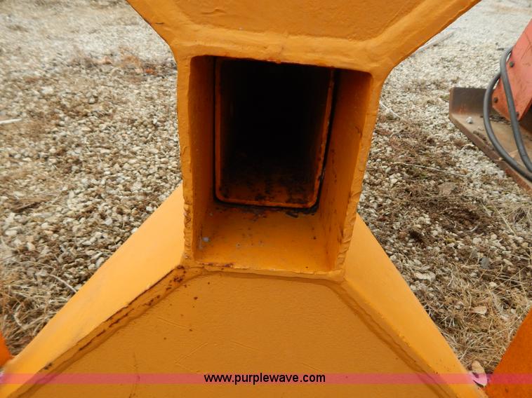 image for item I1125 Extendable lifting boom for loader