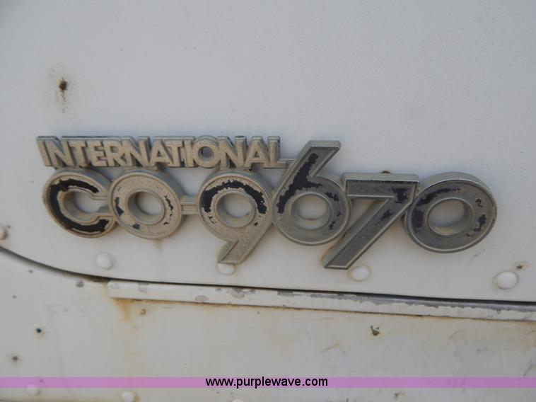 image for item I1129 1984 International C09670 water truck