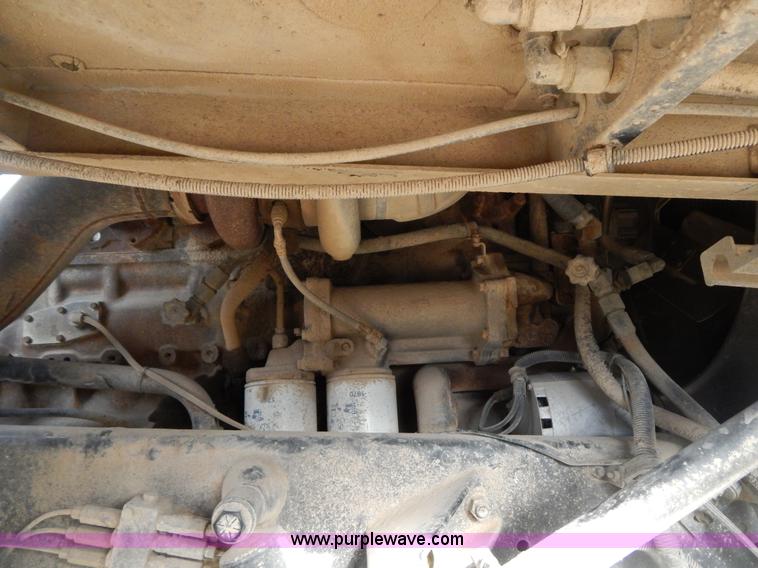 image for item I1129 1984 International C09670 water truck