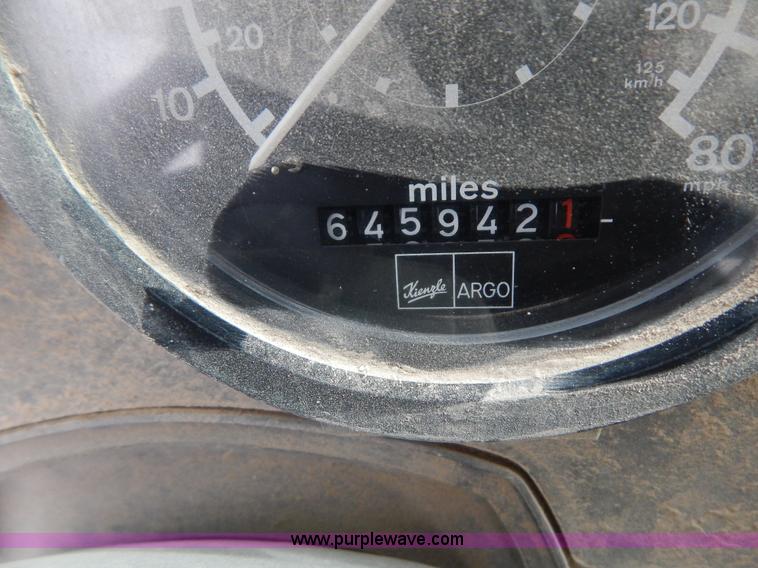 image for item I1129 1984 International C09670 water truck