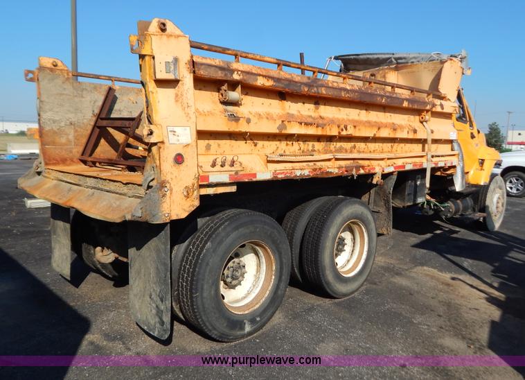 image for item I1205 2007 International 7400 dump truck