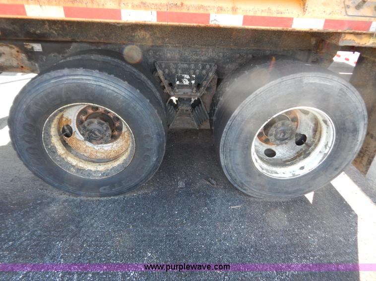 image for item I1205 2007 International 7400 dump truck