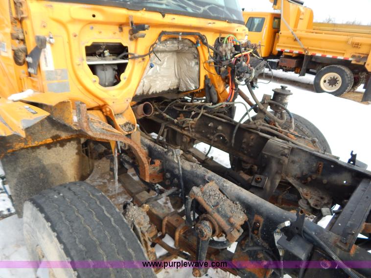 image for item I1205 2007 International 7400 dump truck