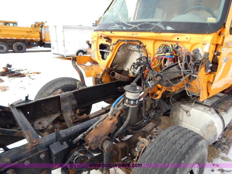 image for item I1205 2007 International 7400 dump truck