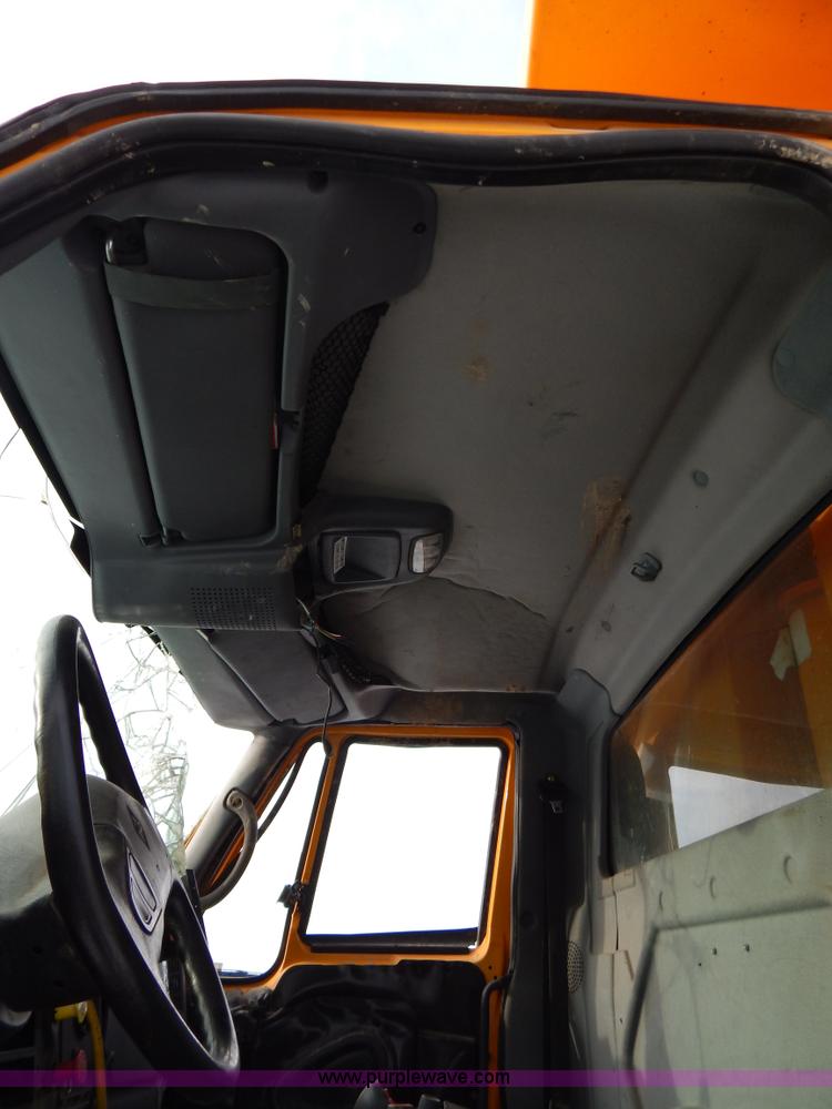 image for item I1205 2007 International 7400 dump truck