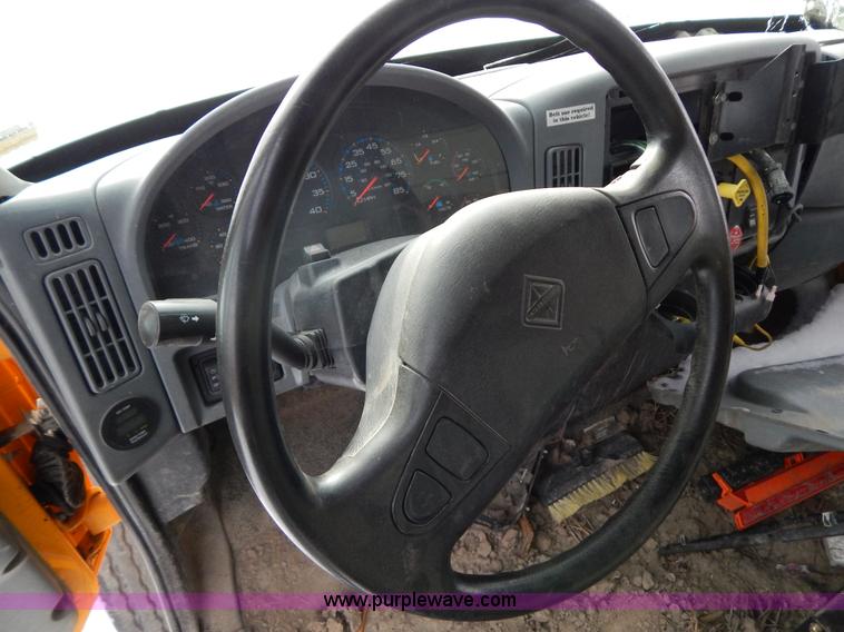 image for item I1205 2007 International 7400 dump truck