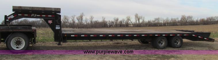 image for item I7159 2010 PJ gooseneck trailer