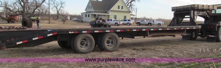 image for item I7159 2010 PJ gooseneck trailer