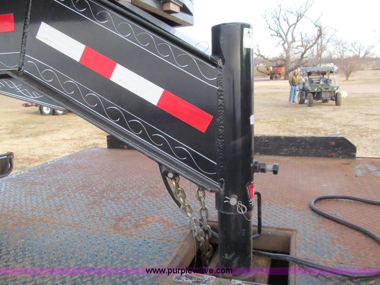 image for item I7159 2010 PJ gooseneck trailer