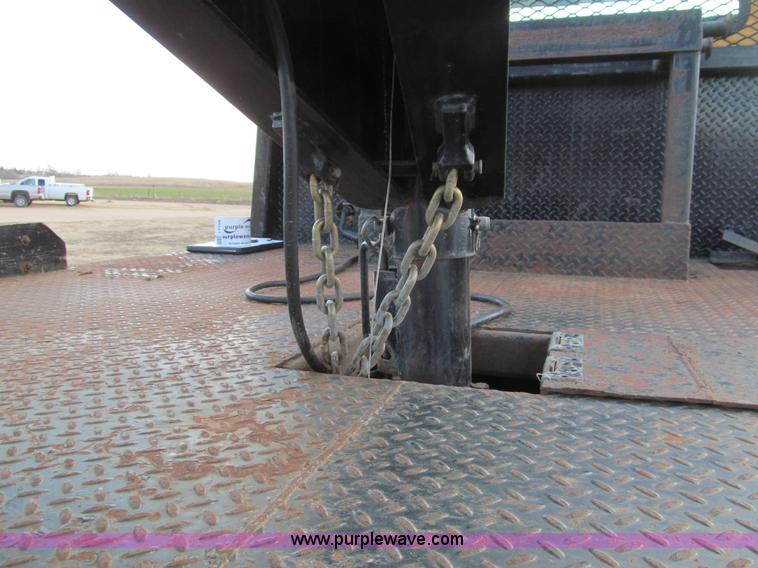 image for item I7159 2010 PJ gooseneck trailer