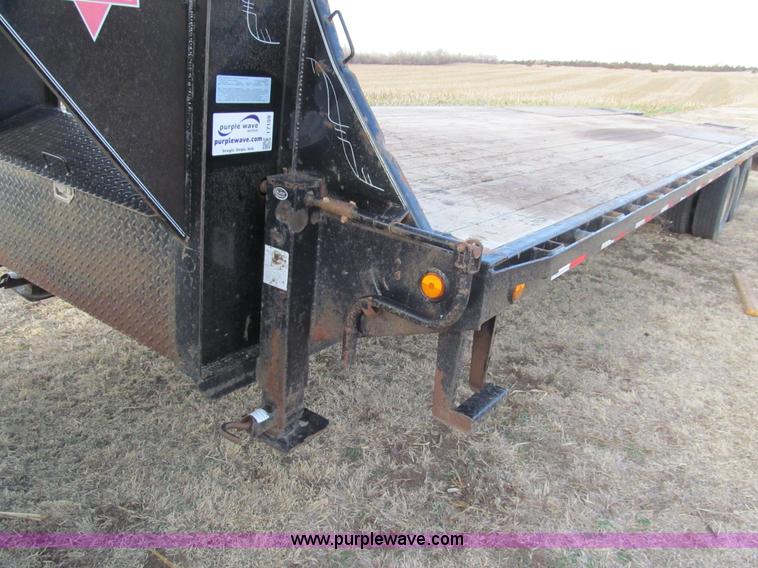 image for item I7159 2010 PJ gooseneck trailer