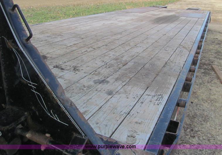 image for item I7159 2010 PJ gooseneck trailer