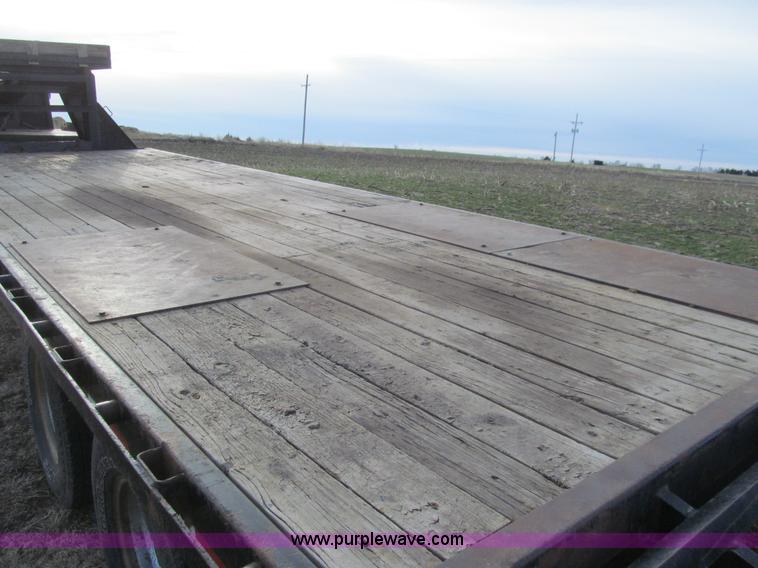 image for item I7159 2010 PJ gooseneck trailer