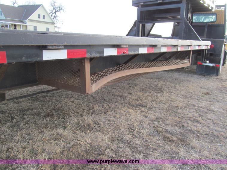 image for item I7159 2010 PJ gooseneck trailer