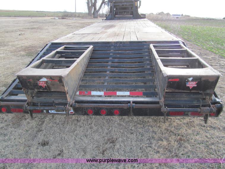 image for item I7159 2010 PJ gooseneck trailer