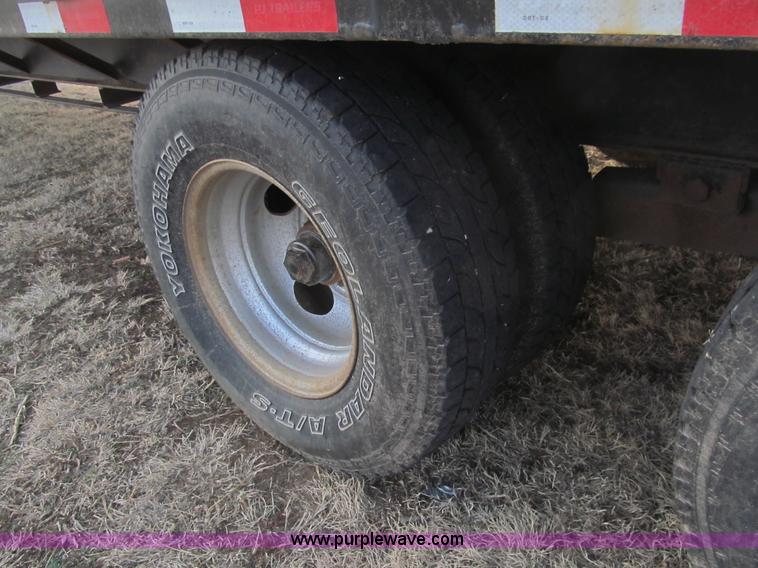 image for item I7159 2010 PJ gooseneck trailer