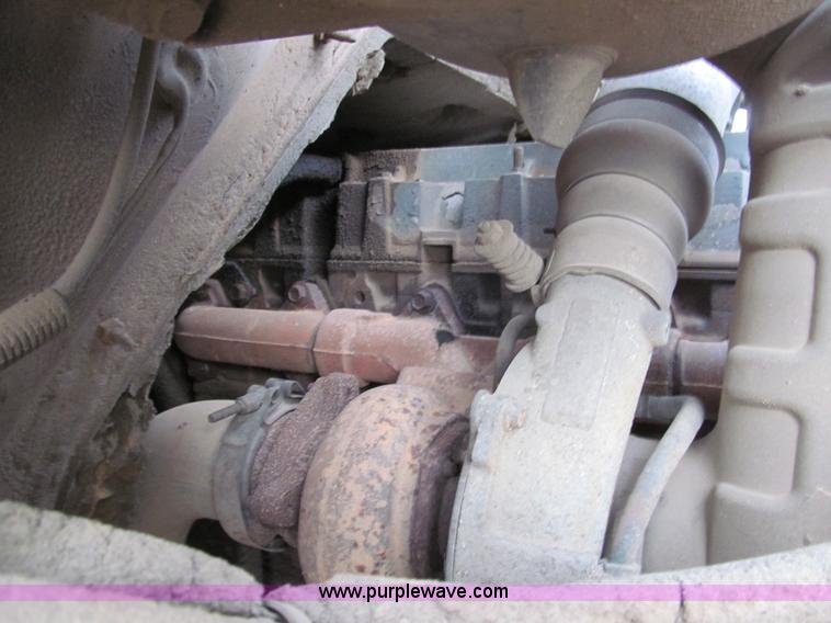 image for item I7160 1996 International 4700 flatbed truck