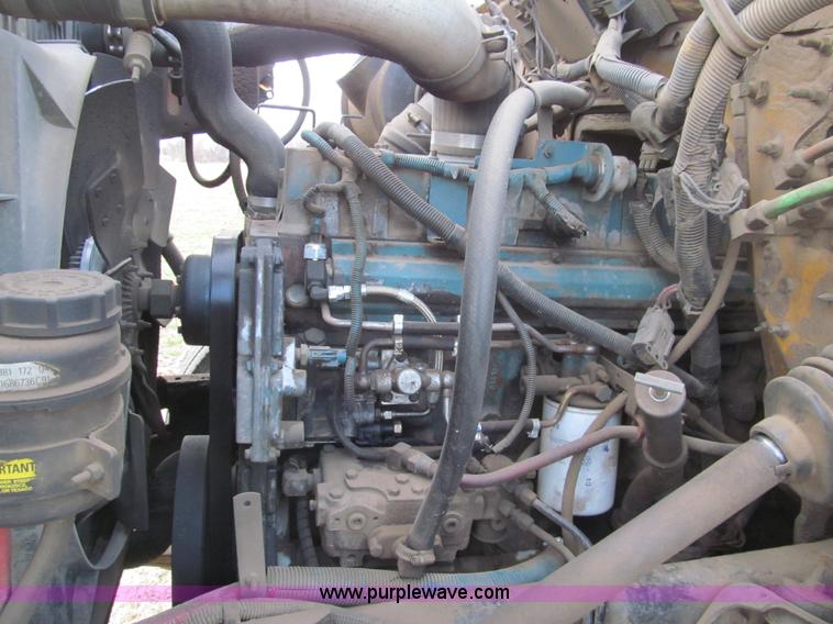 image for item I7160 1996 International 4700 flatbed truck