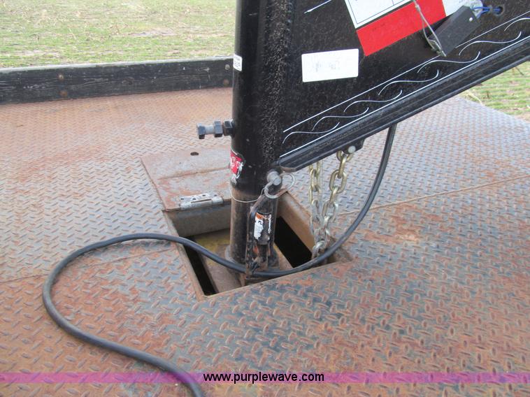 image for item I7160 1996 International 4700 flatbed truck