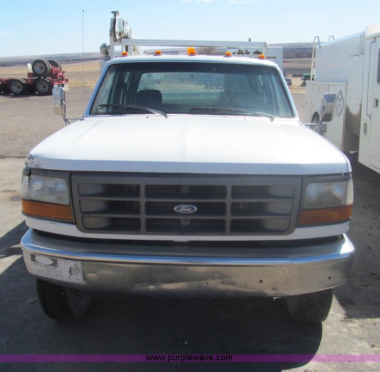 image for item I7212 1993 Ford F450 Super Duty crane truck