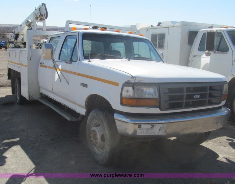 image for item I7212 1993 Ford F450 Super Duty crane truck