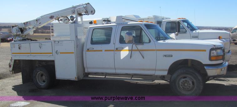 image for item I7212 1993 Ford F450 Super Duty crane truck