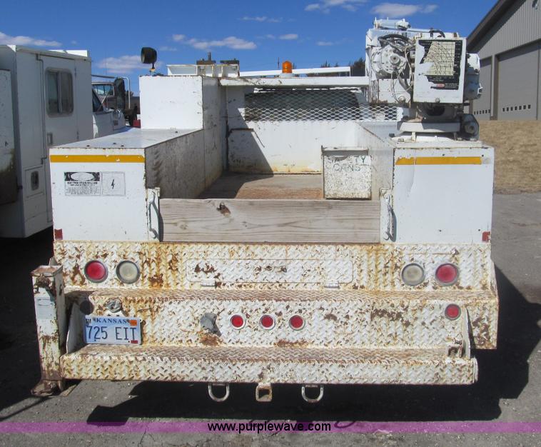 image for item I7212 1993 Ford F450 Super Duty crane truck