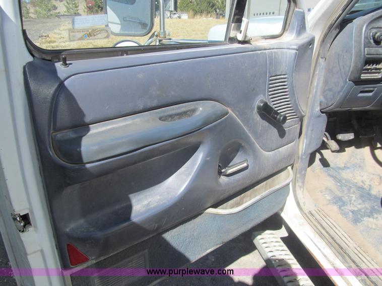 image for item I7212 1993 Ford F450 Super Duty crane truck