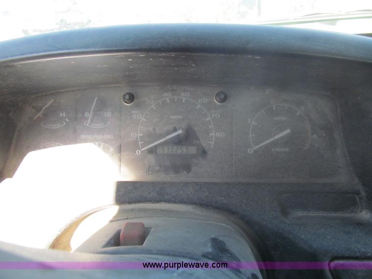 image for item I7212 1993 Ford F450 Super Duty crane truck