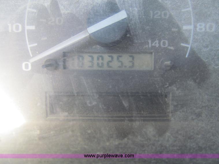 image for item I7212 1993 Ford F450 Super Duty crane truck