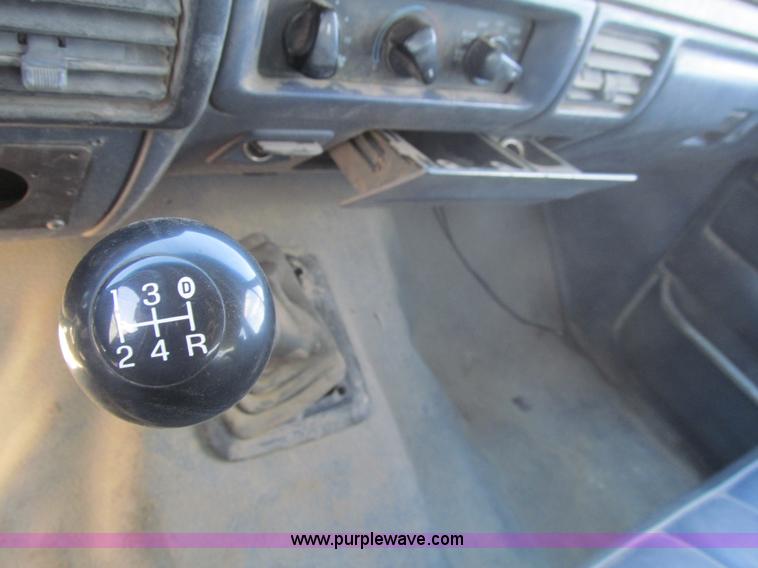 image for item I7212 1993 Ford F450 Super Duty crane truck