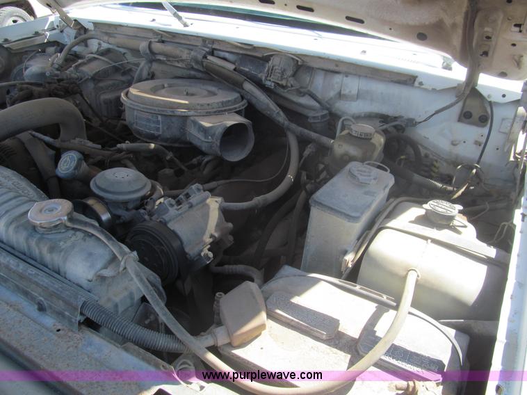 image for item I7212 1993 Ford F450 Super Duty crane truck