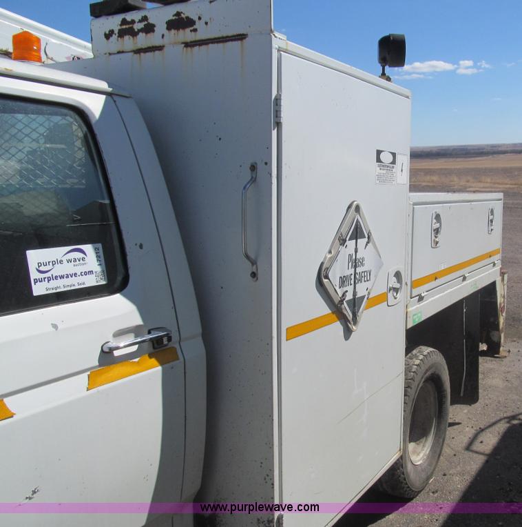 image for item I7212 1993 Ford F450 Super Duty crane truck