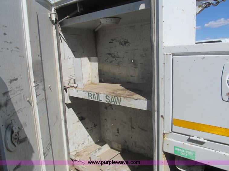 image for item I7212 1993 Ford F450 Super Duty crane truck